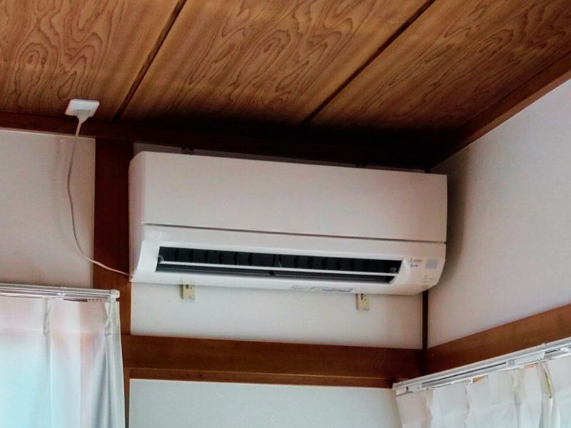 エアコン屋根置き架台施工事(エアコン室内機)